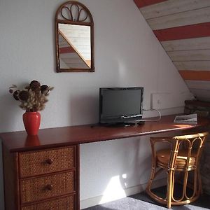 Zimmer mit Kingsize-Bett